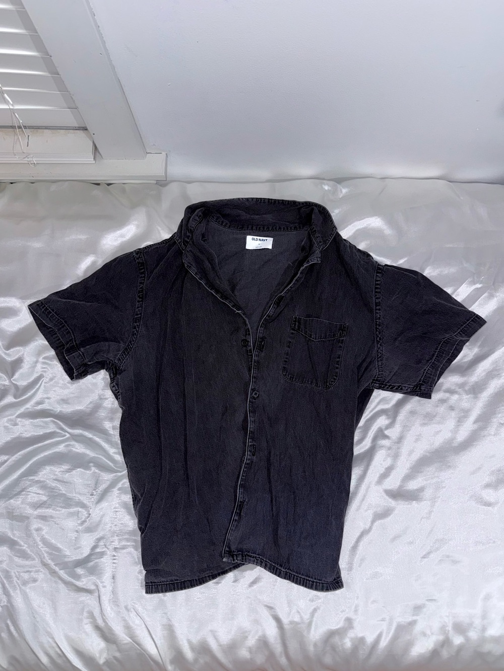 Old Navy Black Short-Sleeve Button-Down Shirt